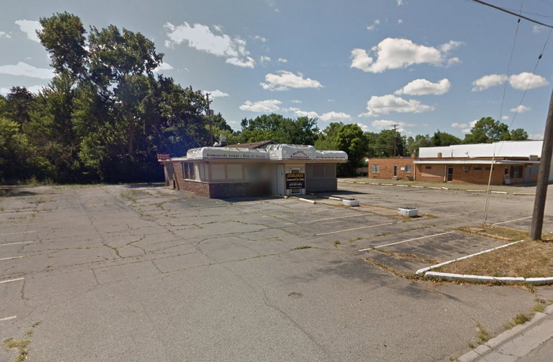 Misters Drive-In - 2011 Street View (newer photo)